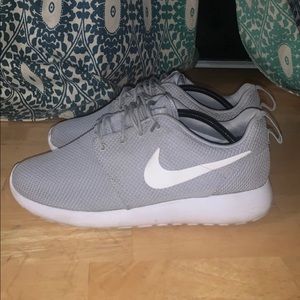 mens nike roche roshe one